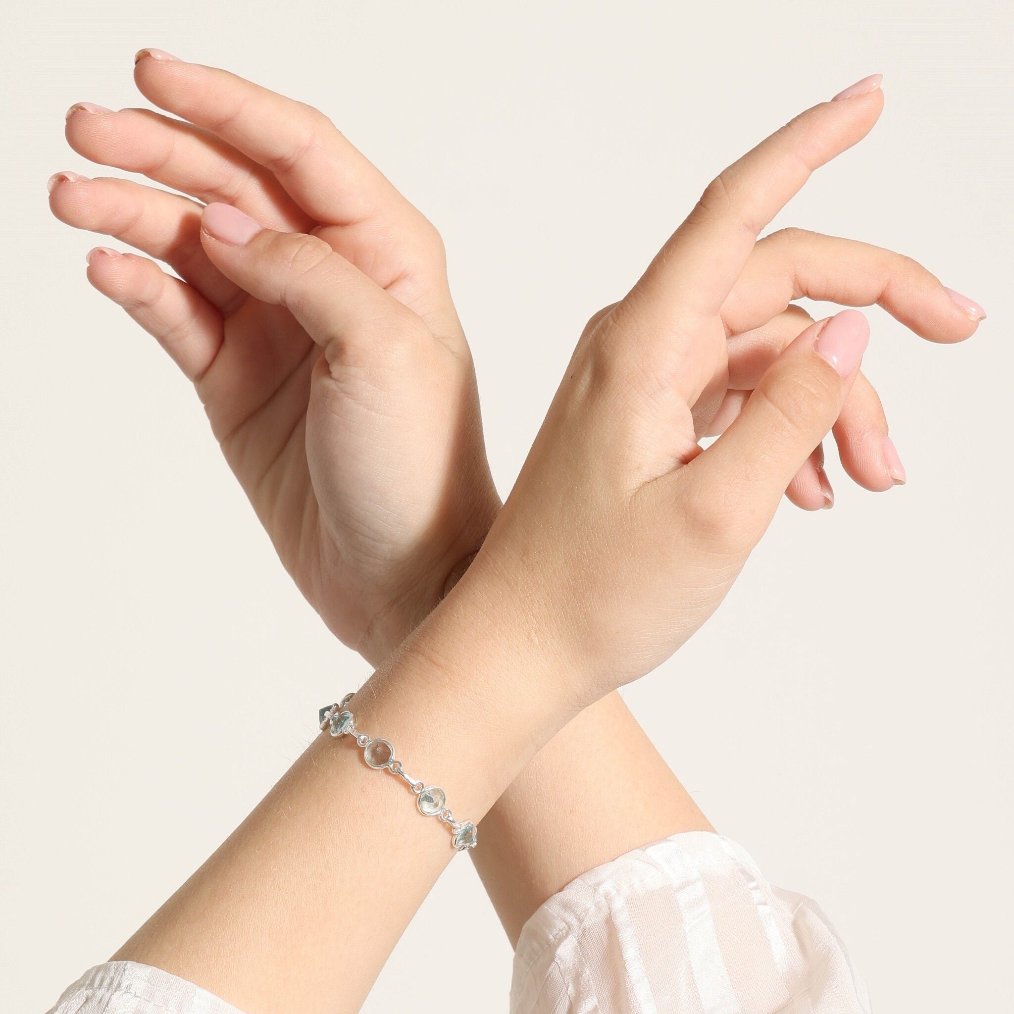 Edelsteen sieraden lichtblauwe edelsteen