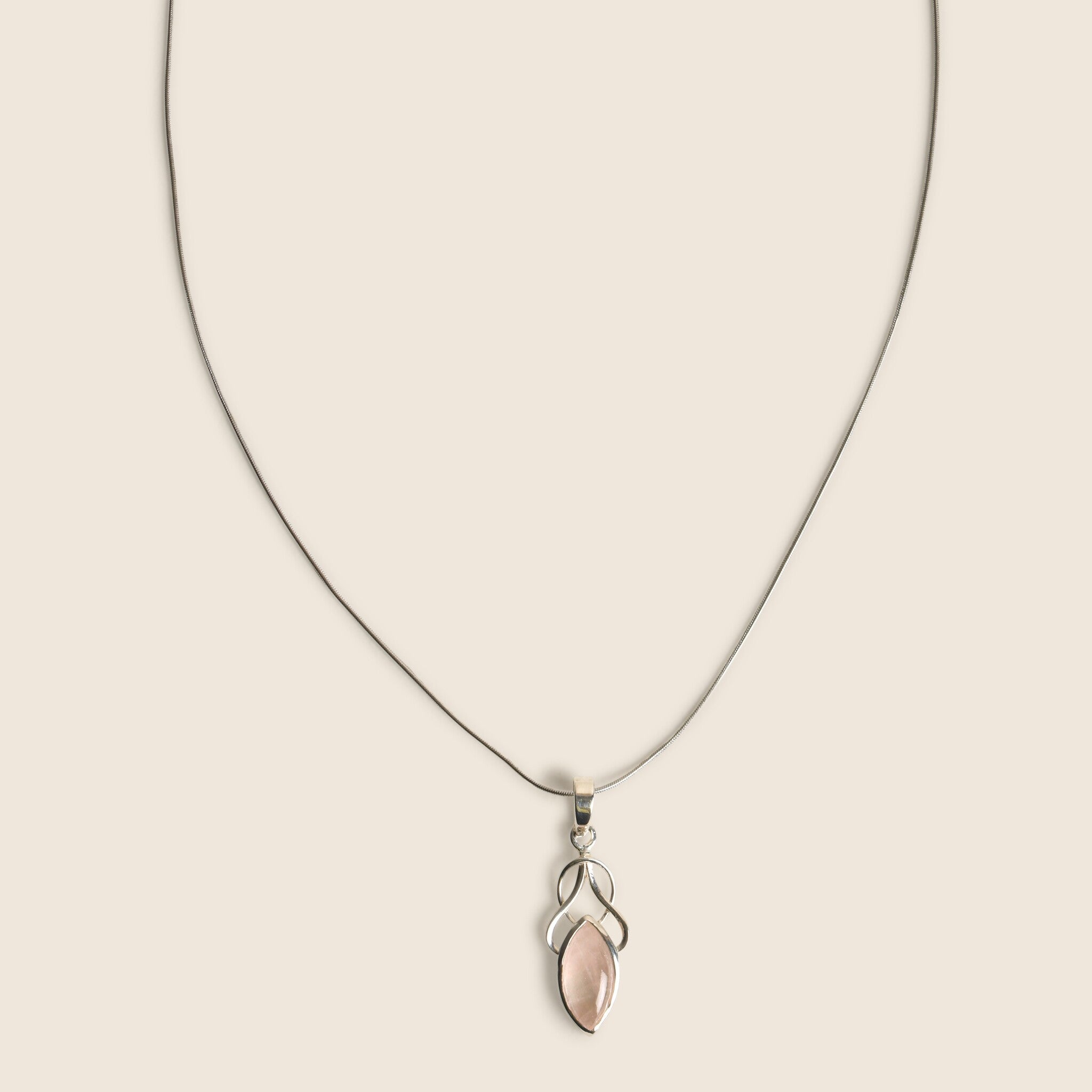 Rozenkwarts kettingen detail