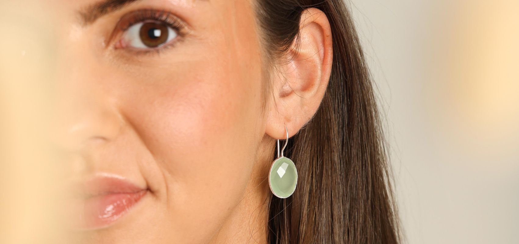 De lente trends voor zilveren edelsteen sieraden in 2025
