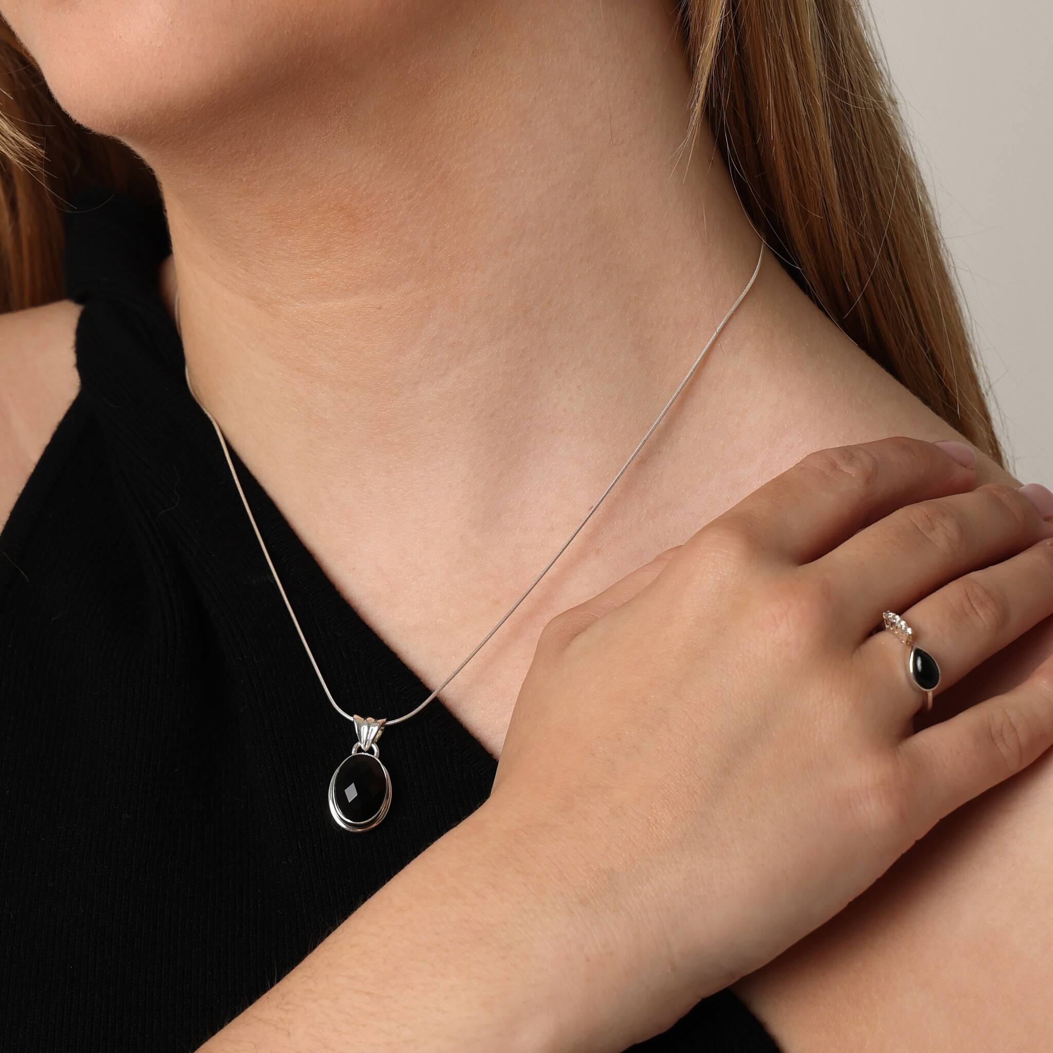 Edelsteen sieraden zwarte edelsteen 